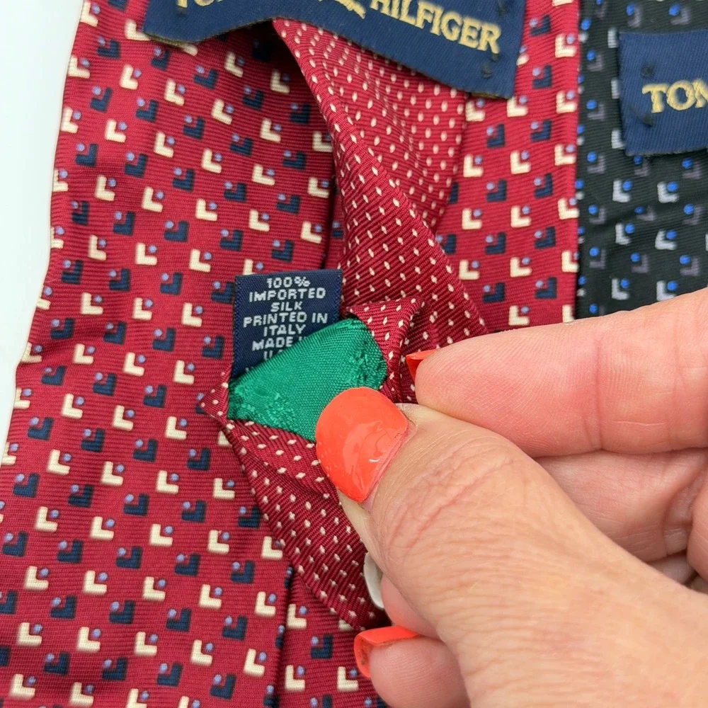 Lot‎ of 3 Tommy Hilfiger Mens Silk Ties Geometric Crest Red Green Black Italy